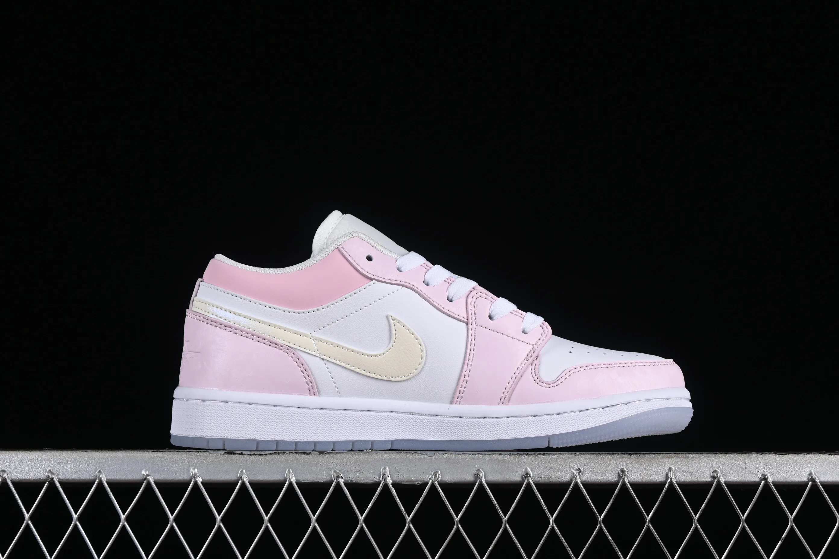 All categories Air Jordan Jordan series basketball shoes Air Jordan 1 Low Air Jordan 1 Low AJ1 Joe 1 customized low-top cultural casual sneakers FQ9112-100